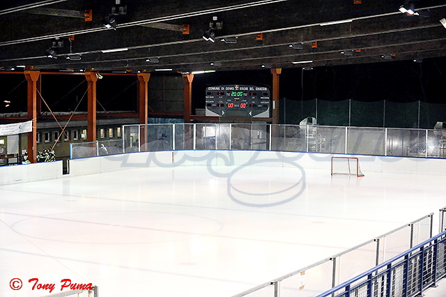 Tegola sul Como, chiuso il Palaghiaccio di Casate HockeyTime